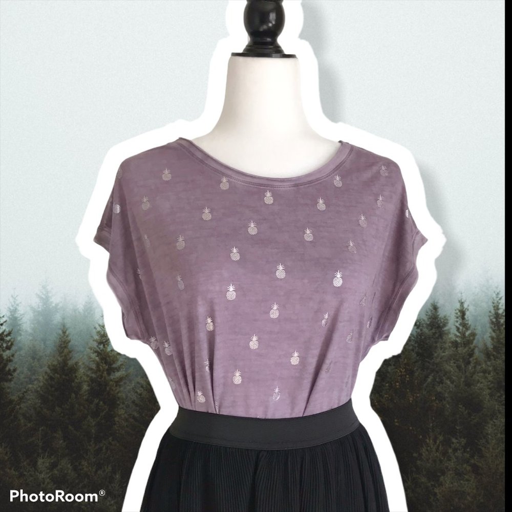 ✨CLEARANCE ✨Boho Garment Dyed Pineapple Tee W/Back Eyelet NWT